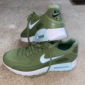 Nike Air Max Tennis Shoes